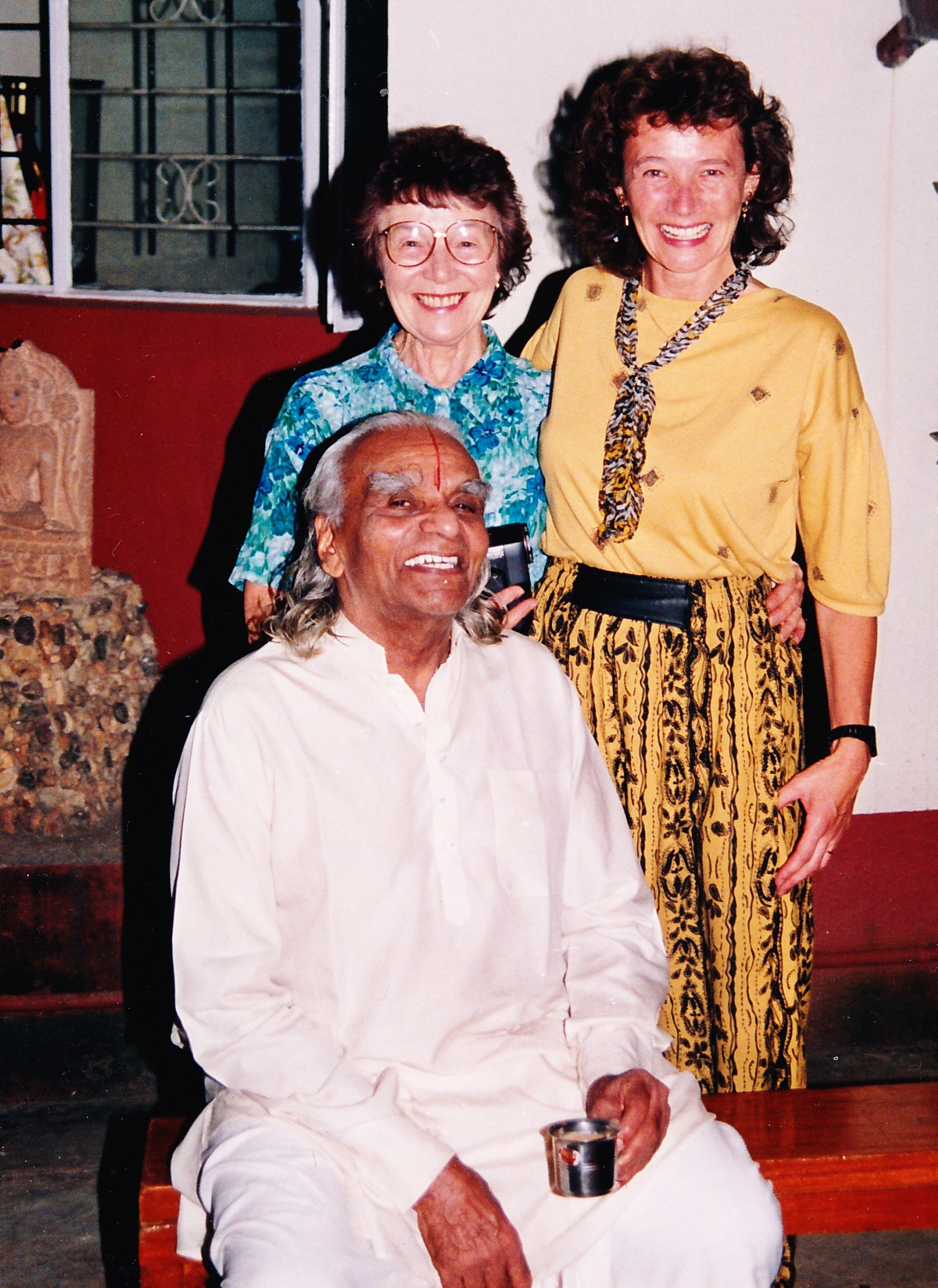 Sheila and her Mum with BKS Iyengar (Pune 1994)